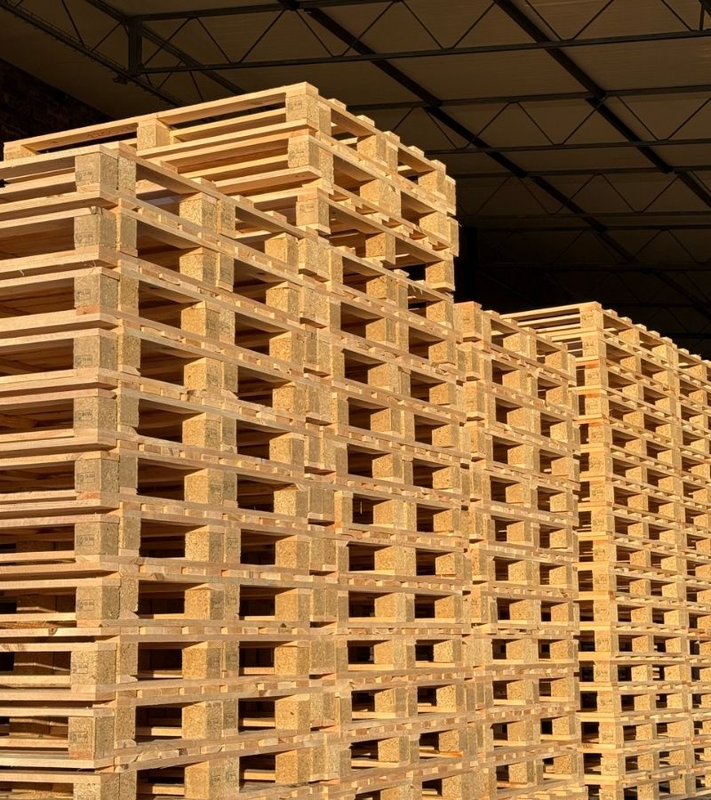 palety_euro_ułożone_w_stos